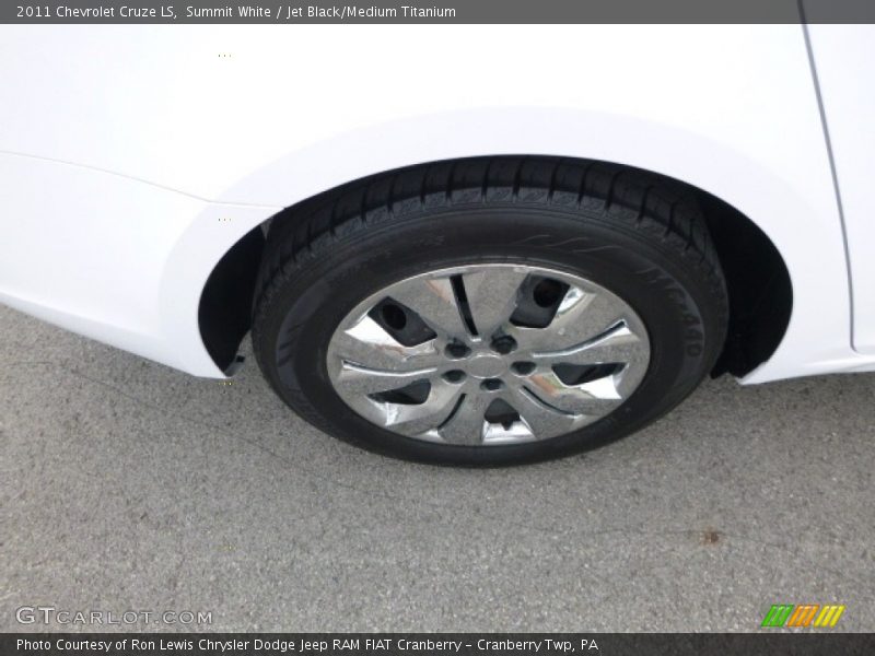 Summit White / Jet Black/Medium Titanium 2011 Chevrolet Cruze LS