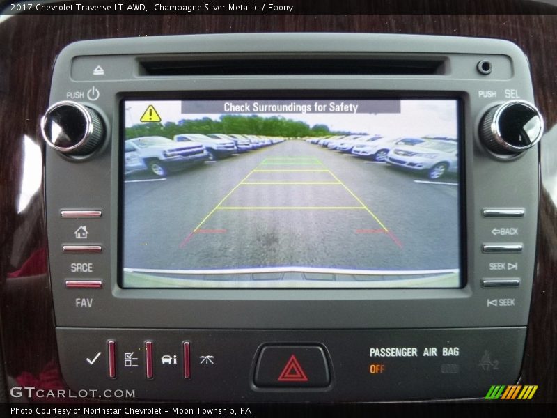 Champagne Silver Metallic / Ebony 2017 Chevrolet Traverse LT AWD