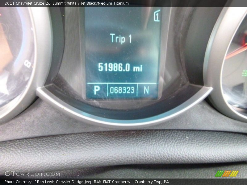 Summit White / Jet Black/Medium Titanium 2011 Chevrolet Cruze LS