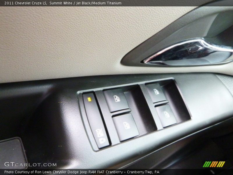 Summit White / Jet Black/Medium Titanium 2011 Chevrolet Cruze LS