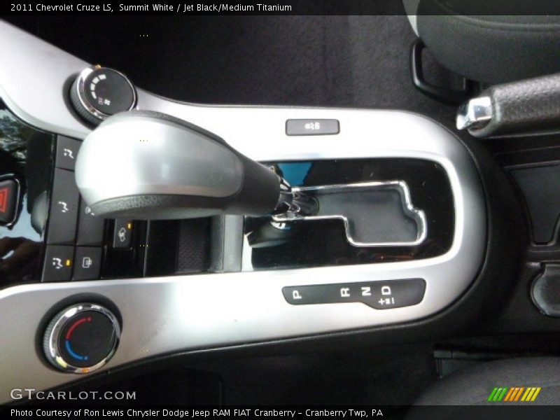 Summit White / Jet Black/Medium Titanium 2011 Chevrolet Cruze LS
