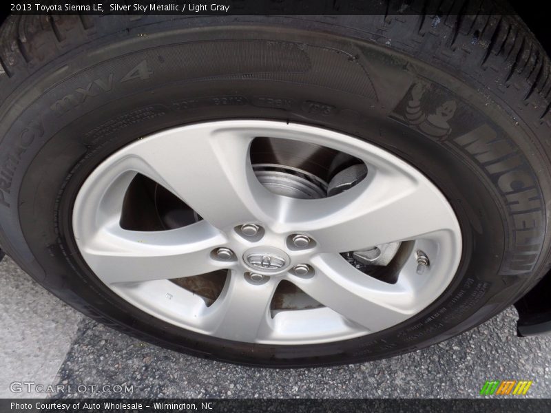 Silver Sky Metallic / Light Gray 2013 Toyota Sienna LE