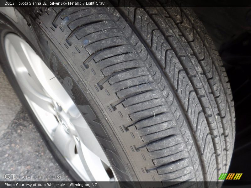 Silver Sky Metallic / Light Gray 2013 Toyota Sienna LE