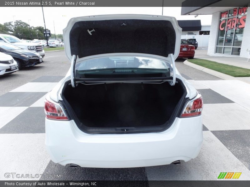 Pearl White / Charcoal 2015 Nissan Altima 2.5 S
