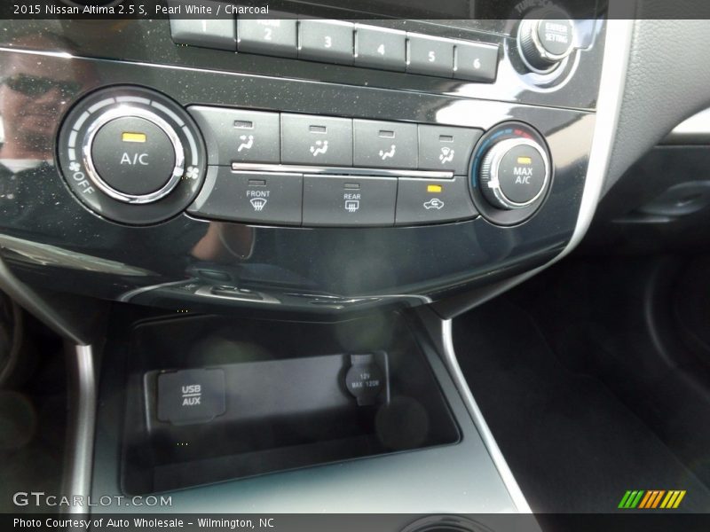 Pearl White / Charcoal 2015 Nissan Altima 2.5 S