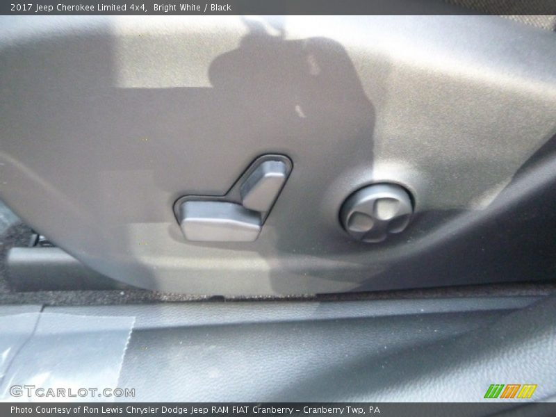 Bright White / Black 2017 Jeep Cherokee Limited 4x4