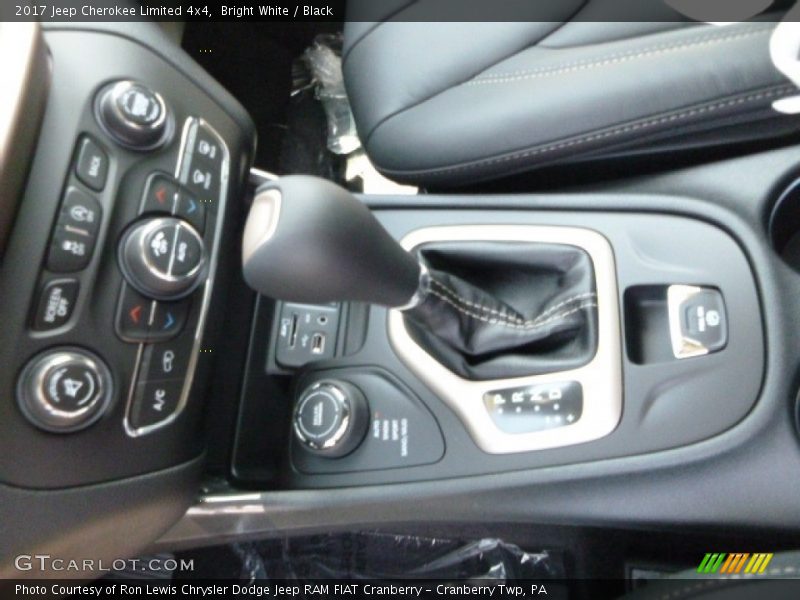 Bright White / Black 2017 Jeep Cherokee Limited 4x4
