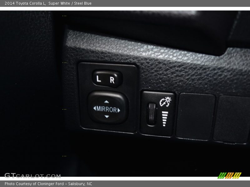 Super White / Steel Blue 2014 Toyota Corolla L