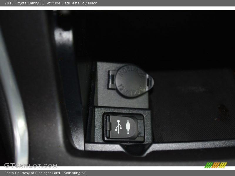 Attitude Black Metallic / Black 2015 Toyota Camry SE