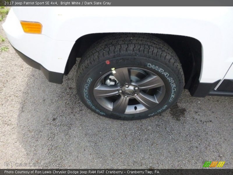 Bright White / Dark Slate Gray 2017 Jeep Patriot Sport SE 4x4