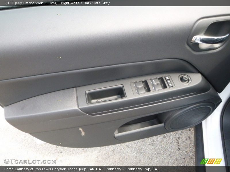 Bright White / Dark Slate Gray 2017 Jeep Patriot Sport SE 4x4