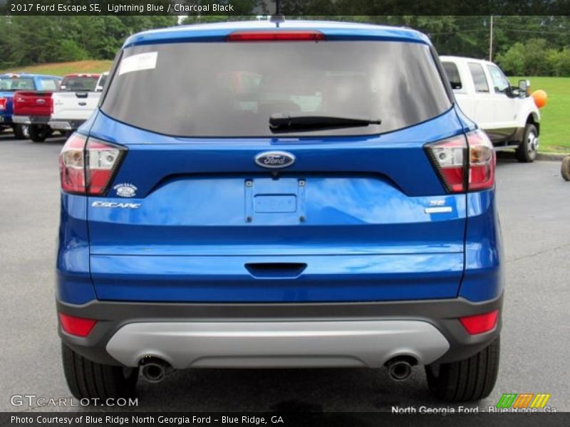 Lightning Blue / Charcoal Black 2017 Ford Escape SE