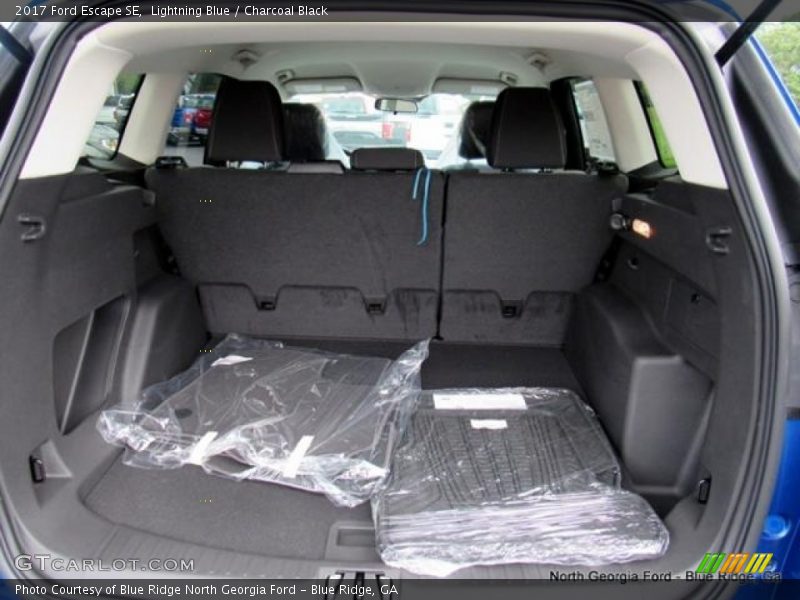 Lightning Blue / Charcoal Black 2017 Ford Escape SE