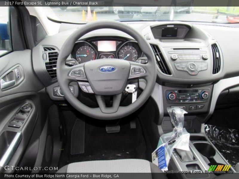 Lightning Blue / Charcoal Black 2017 Ford Escape SE
