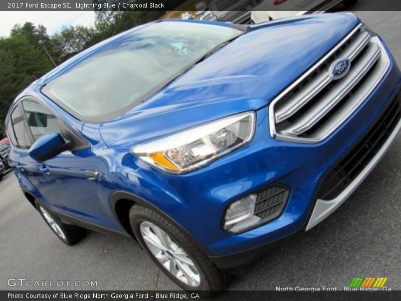 Lightning Blue / Charcoal Black 2017 Ford Escape SE