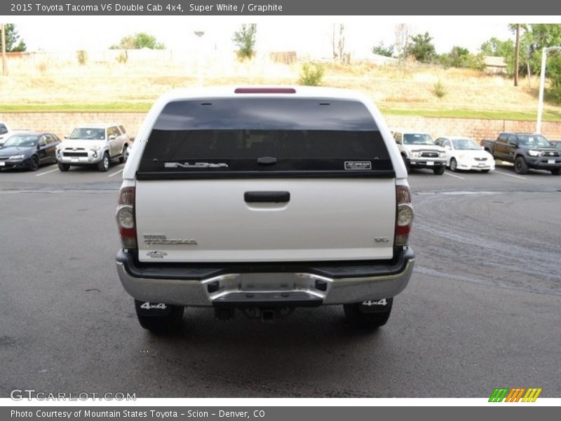 Super White / Graphite 2015 Toyota Tacoma V6 Double Cab 4x4