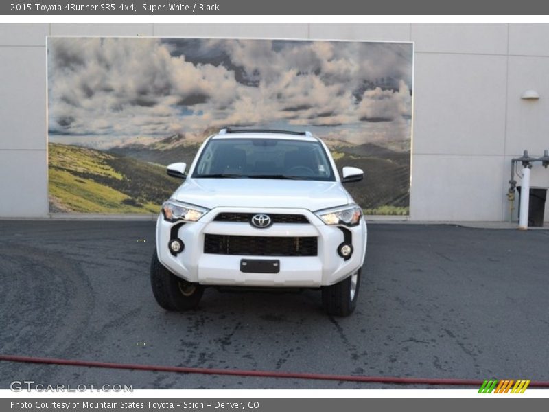 Super White / Black 2015 Toyota 4Runner SR5 4x4