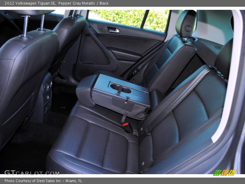 Pepper Gray Metallic / Black 2012 Volkswagen Tiguan SE