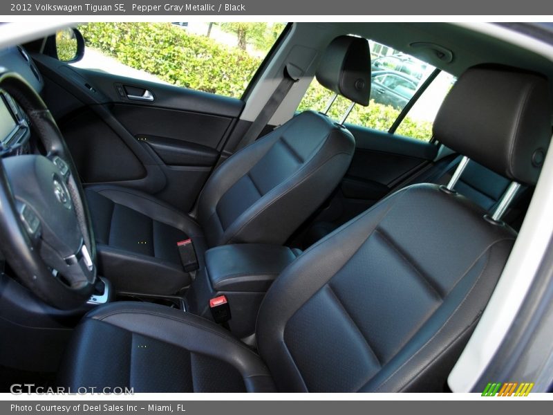 Pepper Gray Metallic / Black 2012 Volkswagen Tiguan SE