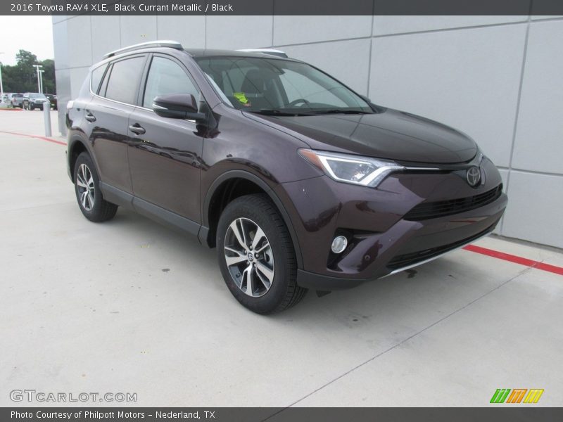 Front 3/4 View of 2016 RAV4 XLE