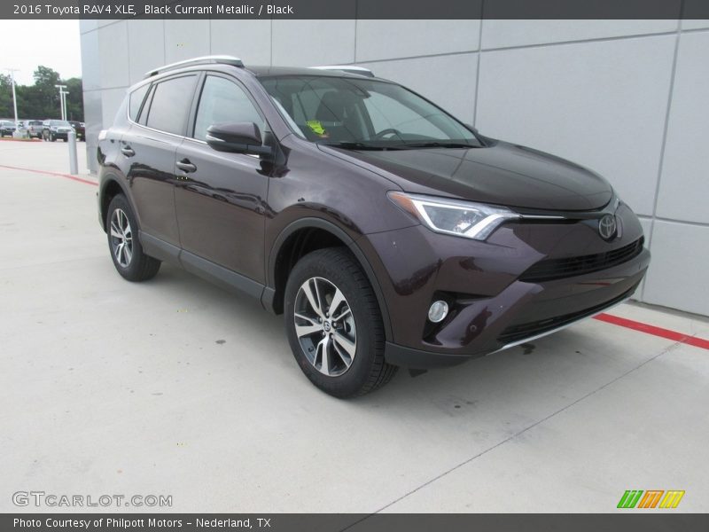 Front 3/4 View of 2016 RAV4 XLE