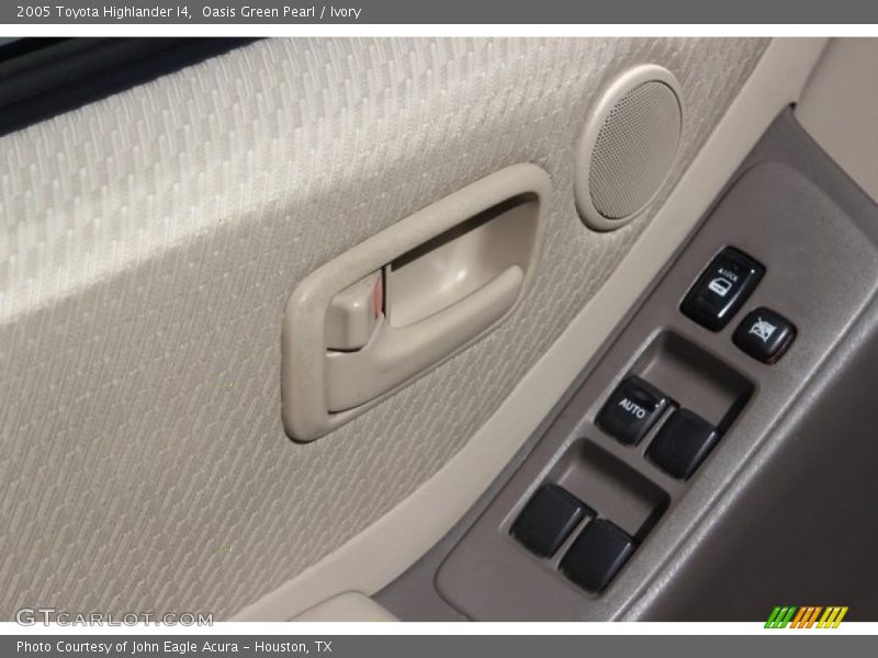 Oasis Green Pearl / Ivory 2005 Toyota Highlander I4