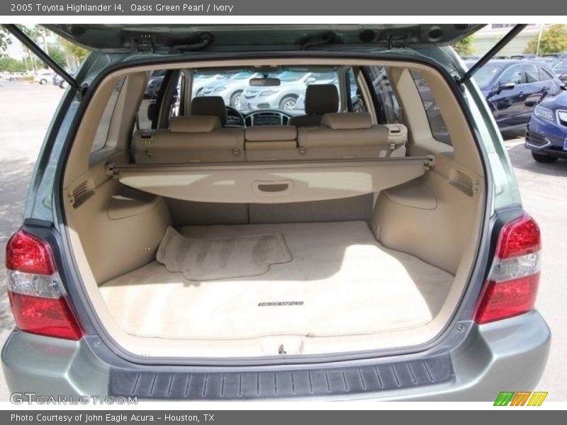 Oasis Green Pearl / Ivory 2005 Toyota Highlander I4