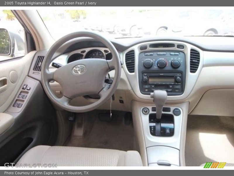Oasis Green Pearl / Ivory 2005 Toyota Highlander I4