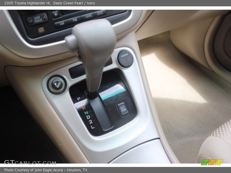 Oasis Green Pearl / Ivory 2005 Toyota Highlander I4