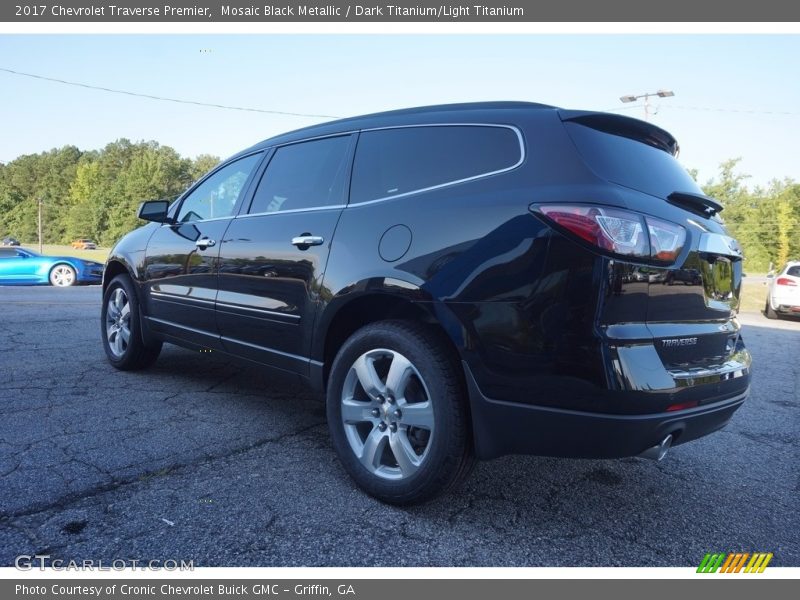 Mosaic Black Metallic / Dark Titanium/Light Titanium 2017 Chevrolet Traverse Premier
