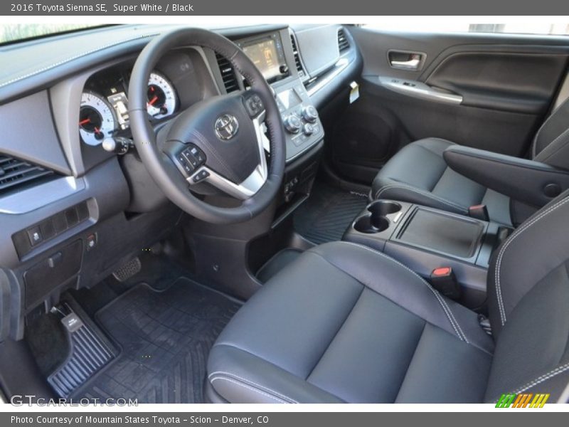 Super White / Black 2016 Toyota Sienna SE