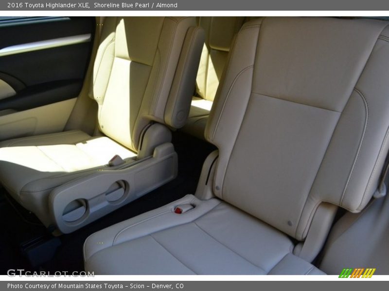 Shoreline Blue Pearl / Almond 2016 Toyota Highlander XLE
