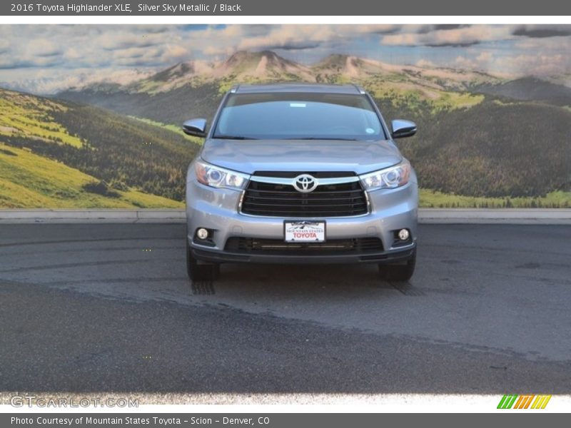 Silver Sky Metallic / Black 2016 Toyota Highlander XLE