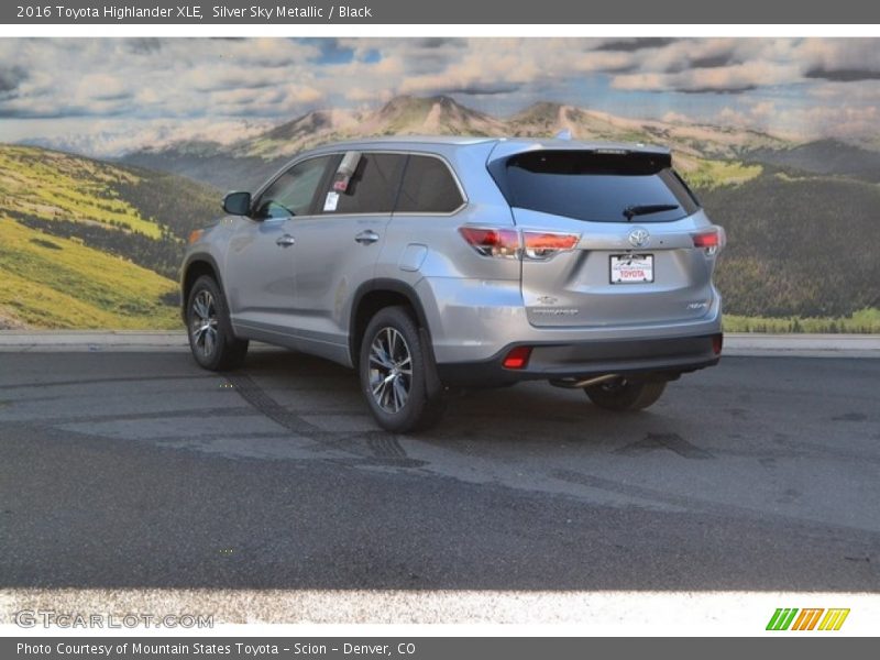 Silver Sky Metallic / Black 2016 Toyota Highlander XLE