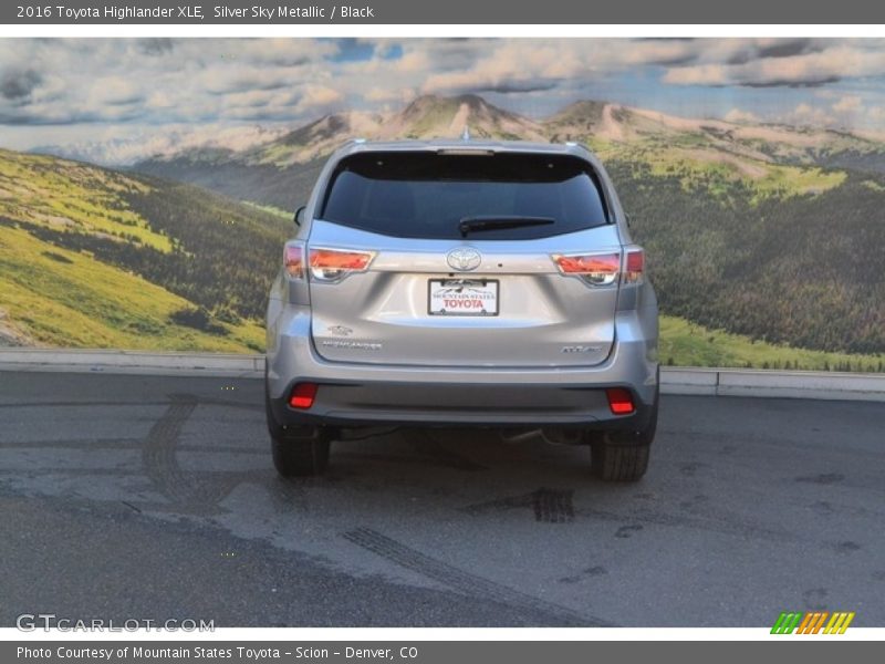 Silver Sky Metallic / Black 2016 Toyota Highlander XLE