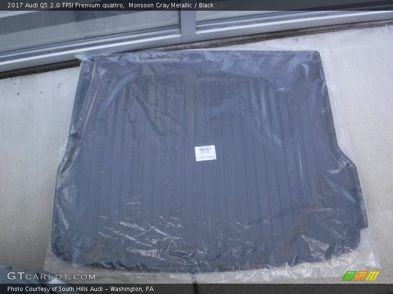 Monsoon Gray Metallic / Black 2017 Audi Q5 2.0 TFSI Premium quattro