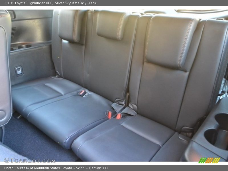 Silver Sky Metallic / Black 2016 Toyota Highlander XLE