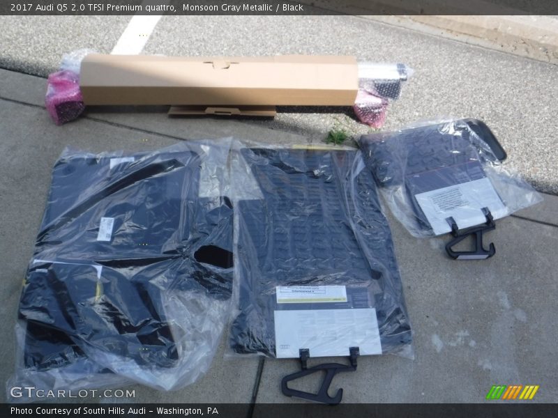 Monsoon Gray Metallic / Black 2017 Audi Q5 2.0 TFSI Premium quattro
