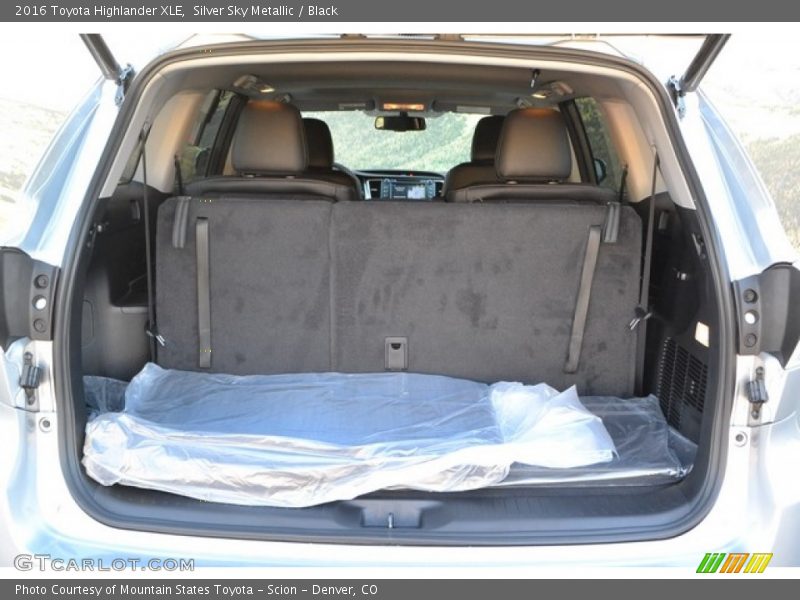 Silver Sky Metallic / Black 2016 Toyota Highlander XLE