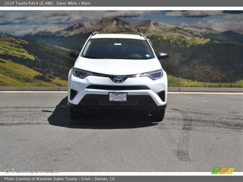 Super White / Black 2016 Toyota RAV4 LE AWD
