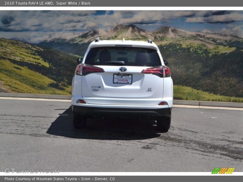 Super White / Black 2016 Toyota RAV4 LE AWD