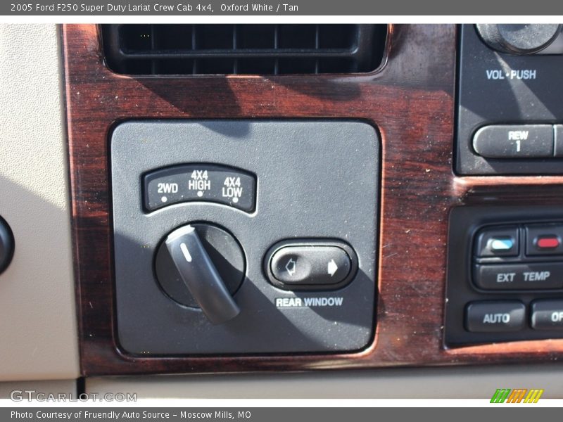 Oxford White / Tan 2005 Ford F250 Super Duty Lariat Crew Cab 4x4