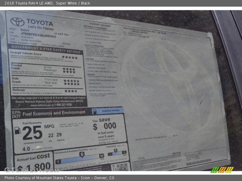 Super White / Black 2016 Toyota RAV4 LE AWD