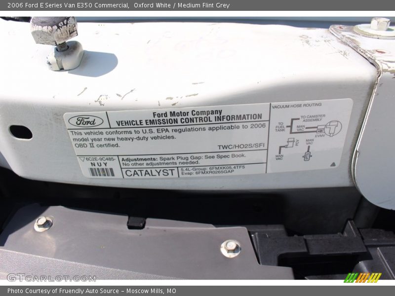 Oxford White / Medium Flint Grey 2006 Ford E Series Van E350 Commercial