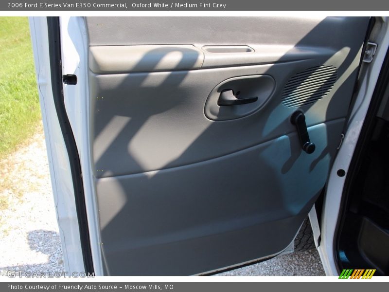 Oxford White / Medium Flint Grey 2006 Ford E Series Van E350 Commercial