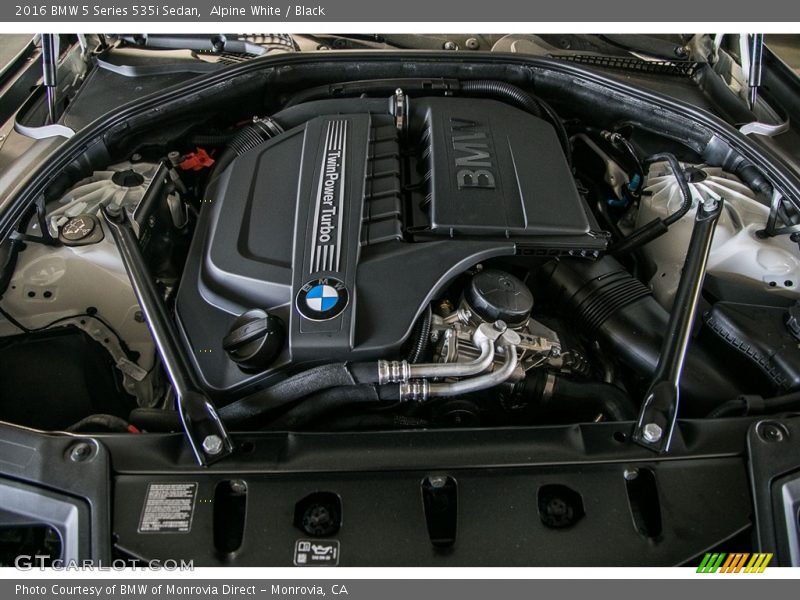 Alpine White / Black 2016 BMW 5 Series 535i Sedan