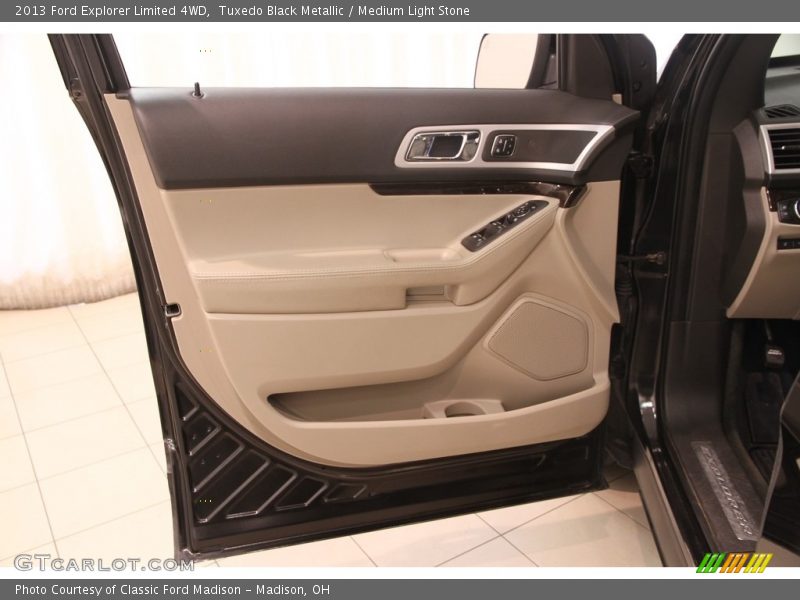 Tuxedo Black Metallic / Medium Light Stone 2013 Ford Explorer Limited 4WD