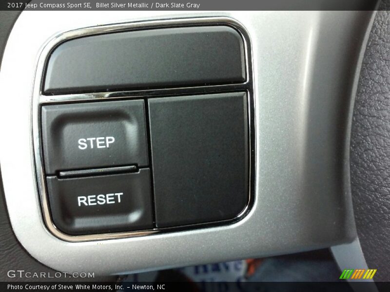 Controls of 2017 Compass Sport SE