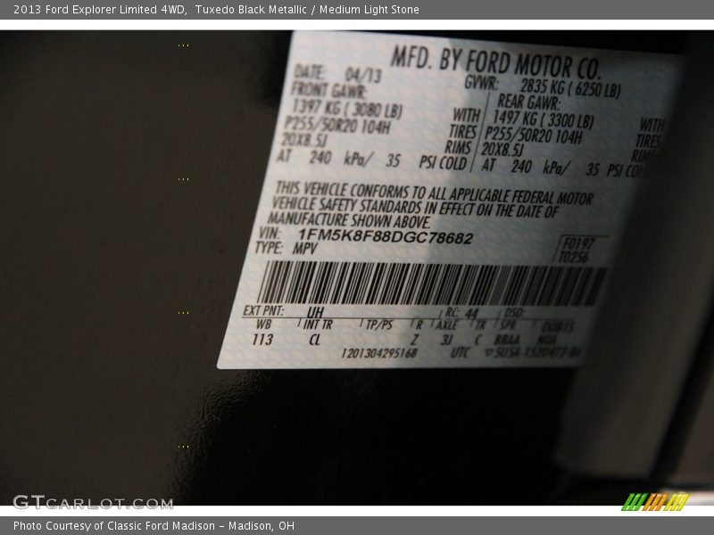 Tuxedo Black Metallic / Medium Light Stone 2013 Ford Explorer Limited 4WD