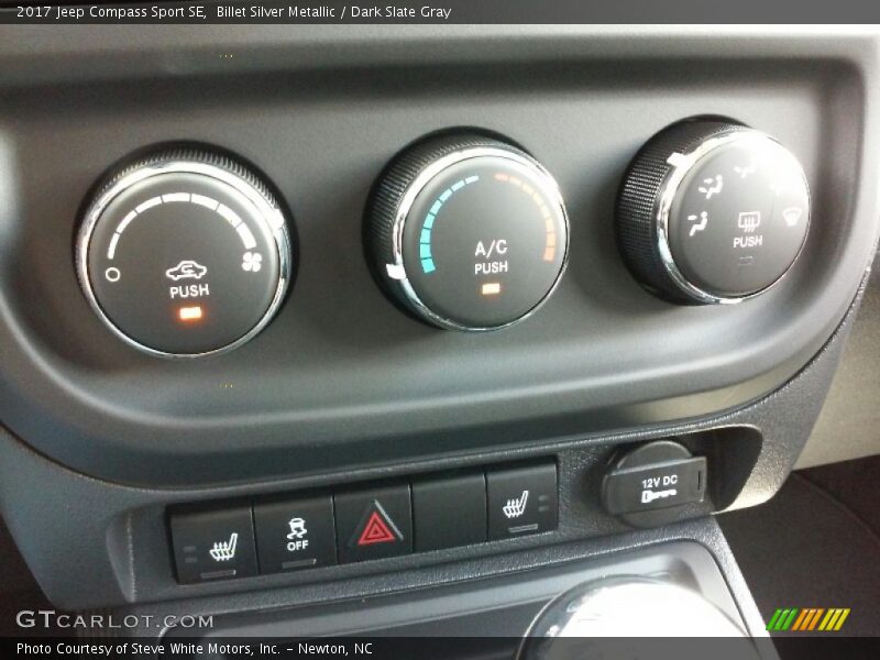 Controls of 2017 Compass Sport SE